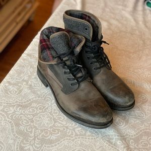 Steve Madden Boots With Flannel Inside